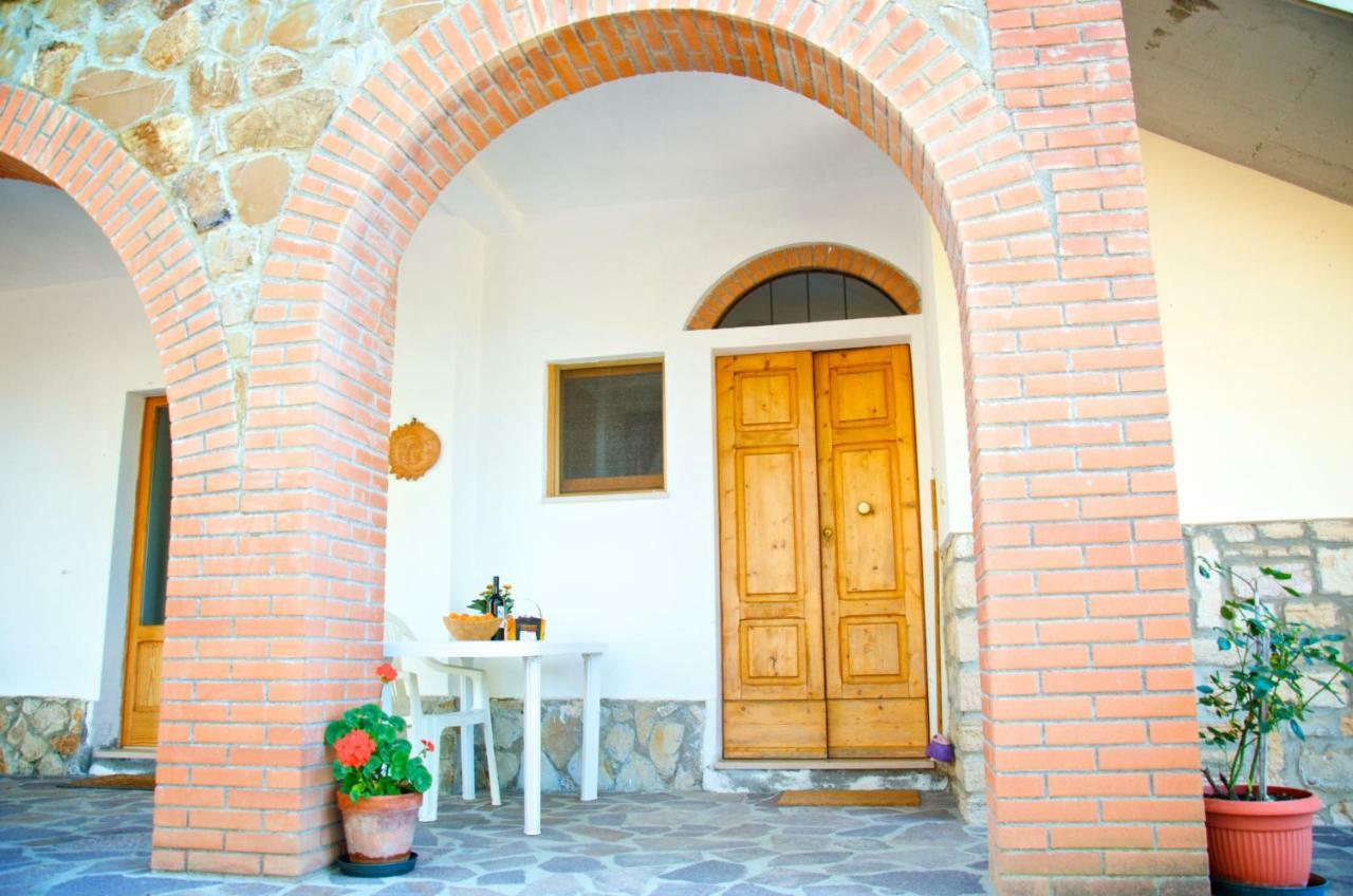 Agriturismo San Lino-Gilberto マッサ・マリッティマ エクステリア 写真